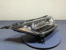 Laden Sie das Bild in den Galerie-Viewer, Frontscheinwerfer Honda Cr-V V A-1025704- W3912 Rechts Scheinwerfer Headlight SCH7987651548du