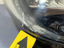 Laden Sie das Bild in den Galerie-Viewer, Frontscheinwerfer Honda Cr-V V A-1025704- W3912 Rechts Scheinwerfer Headlight SCH7987651548du