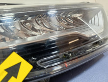 Laden Sie das Bild in den Galerie-Viewer, Frontscheinwerfer Honda Cr-V V A-1025704- W3912 Rechts Scheinwerfer Headlight SCH7987651548du
