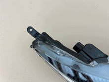 Laden Sie das Bild in den Galerie-Viewer, Frontscheinwerfer Toyota 4 Yaris K0-8EU Full LED Rechts Scheinwerfer Headlight SCH7988083412vp