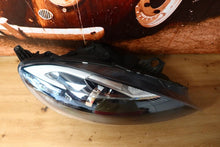 Laden Sie das Bild in den Galerie-Viewer, Frontscheinwerfer Volvo V40 31420008 Rechts Scheinwerfer Headlight SCH7993357083ei