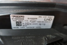 Laden Sie das Bild in den Galerie-Viewer, Frontscheinwerfer Volvo V40 31420008 Rechts Scheinwerfer Headlight SCH7993357083ei