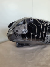 Laden Sie das Bild in den Galerie-Viewer, Frontscheinwerfer Tesla Model 3 1760888-00-E Links Scheinwerfer Headlight SCH8036951281ml