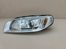 Laden Sie das Bild in den Galerie-Viewer, Frontscheinwerfer Volvo V70 S80 31420013 Links Scheinwerfer Headlight SCH8037659545xg
