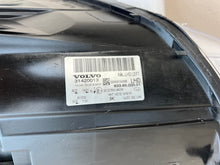 Laden Sie das Bild in den Galerie-Viewer, Frontscheinwerfer Volvo V70 S80 31420013 Links Scheinwerfer Headlight SCH8037659545xg