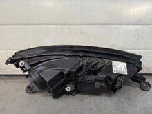 Laden Sie das Bild in den Galerie-Viewer, Frontscheinwerfer Skoda Fabia III 6V1941015D Links Scheinwerfer Headlight SCH8046269989oi