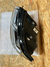 Laden Sie das Bild in den Galerie-Viewer, Frontscheinwerfer VW 7L1941035 LED Links Scheinwerfer Headlight SCH8057602330kn
