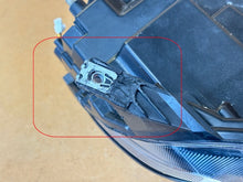 Laden Sie das Bild in den Galerie-Viewer, Frontscheinwerfer Dacia Duster 260609367R Links Scheinwerfer Headlight SCH8080632582zq