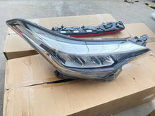 Laden Sie das Bild in den Galerie-Viewer, Frontscheinwerfer Toyota Chr 81110-F4180 Rechts Scheinwerfer Headlight SCH8085378092kq