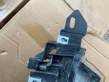 Laden Sie das Bild in den Galerie-Viewer, Frontscheinwerfer Toyota Chr 81110-F4180 Rechts Scheinwerfer Headlight SCH8085378092kq