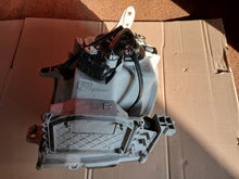 Laden Sie das Bild in den Galerie-Viewer, Frontscheinwerfer Daihatsu Trevis 10051829 Rechts Scheinwerfer Headlight SCH8089443866cz