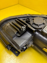 Laden Sie das Bild in den Galerie-Viewer, Frontscheinwerfer Hyundai Ix35 92101-2S Xenon Links Scheinwerfer Headlight SCH8112091576dv