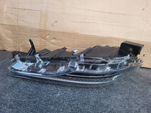Laden Sie das Bild in den Galerie-Viewer, Frontscheinwerfer Toyota Corolla 16-184 LED Rechts Scheinwerfer Headlight SCH8119067394sv
