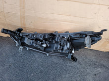 Laden Sie das Bild in den Galerie-Viewer, Frontscheinwerfer Toyota Corolla 16-184 LED Rechts Scheinwerfer Headlight SCH8119067394sv