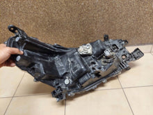 Laden Sie das Bild in den Galerie-Viewer, Frontscheinwerfer Toyota Hilux OK-183 LED Links Scheinwerfer Headlight SCH8119875866aw