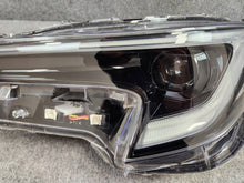Laden Sie das Bild in den Galerie-Viewer, Frontscheinwerfer Toyota Corolla 8115002X10SCZ LED Links Scheinwerfer Headlight SCH8122578342ro