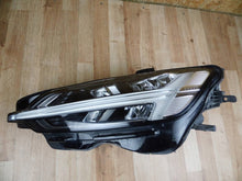 Laden Sie das Bild in den Galerie-Viewer, Frontscheinwerfer Volvo V60 S60 32347004 Links Scheinwerfer Headlight SCH8133001832ka