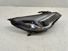 Laden Sie das Bild in den Galerie-Viewer, Frontscheinwerfer Opel Astra 39081892 Ein Satz Scheinwerfer Headlight SCH8142380530md