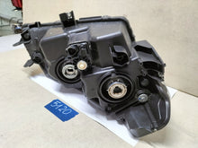 Laden Sie das Bild in den Galerie-Viewer, Frontscheinwerfer Suzuki Vitara I 10018097 Links Scheinwerfer Headlight SCH8155115766bj