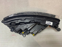 Laden Sie das Bild in den Galerie-Viewer, Frontscheinwerfer Skoda Kamiq 658941015 LED Links Scheinwerfer Headlight SCH8178467180ue