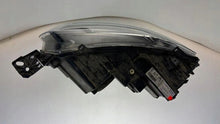 Laden Sie das Bild in den Galerie-Viewer, Frontscheinwerfer Toyota Yaris 73278215 Rechts Scheinwerfer Headlight SCH8184058453es