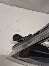 Laden Sie das Bild in den Galerie-Viewer, Frontscheinwerfer Seat Leon 5F1941007A Links Scheinwerfer Headlight SCH8189681679jm