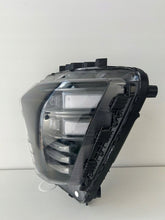 Laden Sie das Bild in den Galerie-Viewer, Frontscheinwerfer Hyundai Kona II L009E0734WP 92101BE100 Links Headlight SCH8198657502io