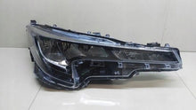Load image into Gallery viewer, Frontscheinwerfer Toyota Corolla 81110-02S60 Rechts Scheinwerfer Headlight SCH8210233771hr