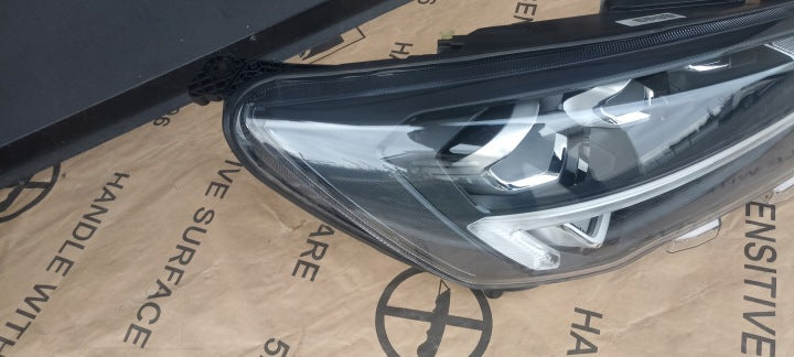 Frontscheinwerfer Ford Focus MX7B-13E014-EB Rechts Scheinwerfer Headlight SCH8210707582ed