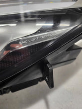 Laden Sie das Bild in den Galerie-Viewer, Frontscheinwerfer Mg Zs 11275385 Links Scheinwerfer Headlight SCH8215862583lr