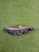 Laden Sie das Bild in den Galerie-Viewer, Frontscheinwerfer Fiat Croma 51816980 Rechts Scheinwerfer Headlight SCH8220253892qw