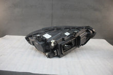 Laden Sie das Bild in den Galerie-Viewer, Frontscheinwerfer Mercedes-Benz Cla A1189068300 Links Scheinwerfer Headlight SCH8221720379lk