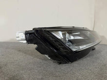 Laden Sie das Bild in den Galerie-Viewer, Frontscheinwerfer Skoda Octavia IV 5E4941016A LED Rechts Scheinwerfer Headlight SCH8233506463xb