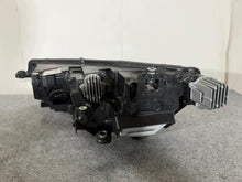 Laden Sie das Bild in den Galerie-Viewer, Frontscheinwerfer Skoda Octavia IV 5E4941016A LED Rechts Scheinwerfer Headlight SCH8233506463xb