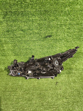 Laden Sie das Bild in den Galerie-Viewer, Frontscheinwerfer Toyota Corolla 81110-02T31 Rechts Scheinwerfer Headlight SCH8248993249aq