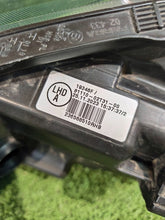 Laden Sie das Bild in den Galerie-Viewer, Frontscheinwerfer Toyota Corolla 81110-02T31 Rechts Scheinwerfer Headlight SCH8248993249aq