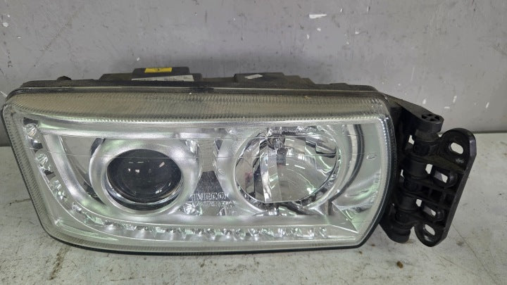 Frontscheinwerfer Iveco I 5801745442 Rechts Scheinwerfer Headlight SCH8255448098oe