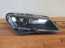 Load image into Gallery viewer, Frontscheinwerfer Skoda Superb III 3V1941016B Xenon Rechts Headlight SCH8260441261be