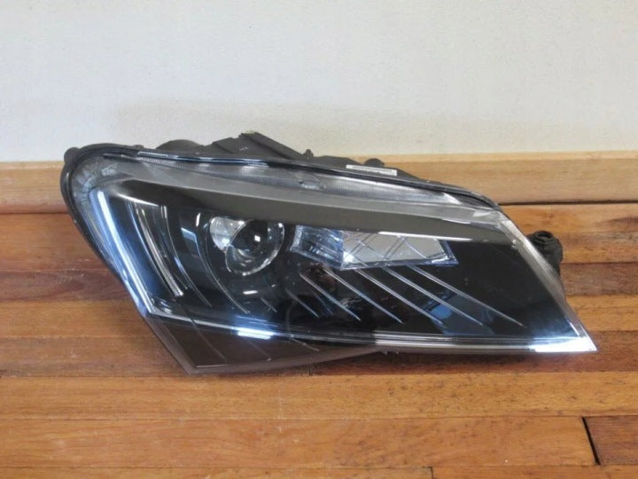 Frontscheinwerfer Skoda Superb III 3V1941016B Xenon Rechts Headlight SCH8260441261be