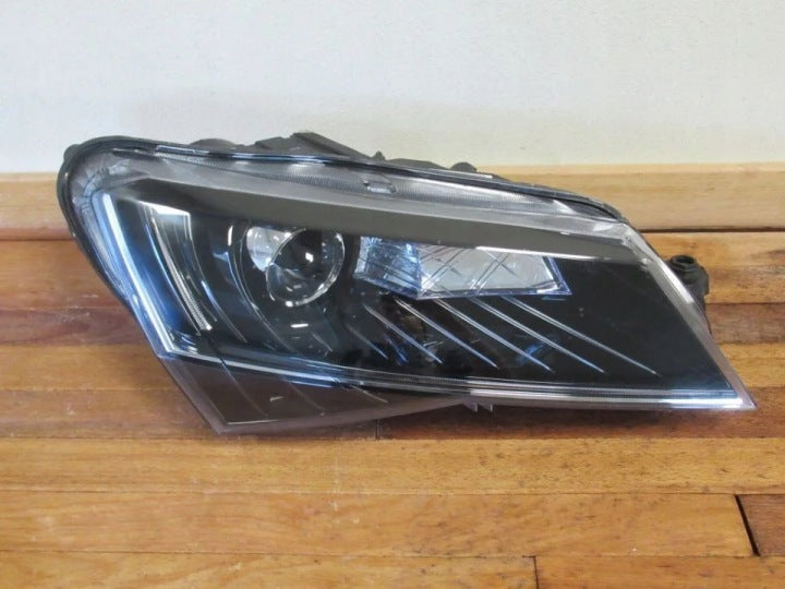 Frontscheinwerfer Skoda Superb III 3V1941016B Xenon Rechts Headlight SCH8260441261be