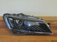 Load image into Gallery viewer, Frontscheinwerfer Skoda Superb III 3V1941016B Xenon Rechts Headlight SCH8260441261be