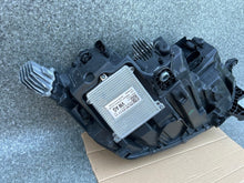 Laden Sie das Bild in den Galerie-Viewer, Frontscheinwerfer Skoda Octavia IV 5E4941015B Links Scheinwerfer Headlight SCH8262038441ba