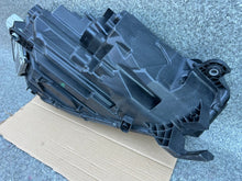 Laden Sie das Bild in den Galerie-Viewer, Frontscheinwerfer Skoda Octavia IV 5E4941015B Links Scheinwerfer Headlight SCH8262038441ba
