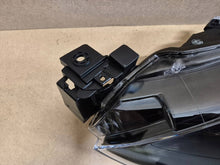 Laden Sie das Bild in den Galerie-Viewer, Frontscheinwerfer Mazda 2 Dj D43N-51040 Links Scheinwerfer Headlight SCH8264007696bq