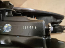 Laden Sie das Bild in den Galerie-Viewer, Frontscheinwerfer Mazda 2 Dj D43N-51040 Links Scheinwerfer Headlight SCH8264007696bq