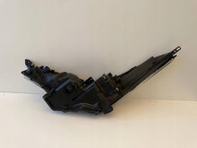 Laden Sie das Bild in den Galerie-Viewer, Frontscheinwerfer Toyota Chr C-Hr 81110F4170 Rechts Scheinwerfer Headlight SCH8277250707dr
