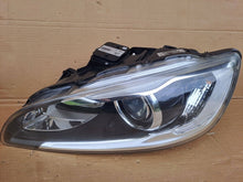 Laden Sie das Bild in den Galerie-Viewer, Frontscheinwerfer Volvo V60 S60 31420262 31420108 Ein Satz Headlight SCH8283103440px