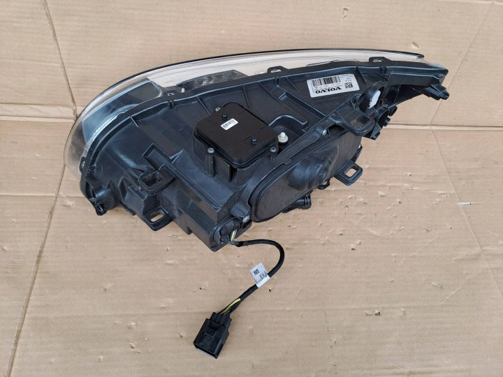 Frontscheinwerfer Volvo V60 S60 31420262 31420108 Ein Satz Headlight SCH8283103440px