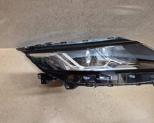 Laden Sie das Bild in den Galerie-Viewer, Frontscheinwerfer Mitsubishi L200 8301D378 Rechts Scheinwerfer Headlight SCH8284775364hn