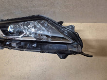 Laden Sie das Bild in den Galerie-Viewer, Frontscheinwerfer Mitsubishi L200 8301D378 Rechts Scheinwerfer Headlight SCH8284775364hn